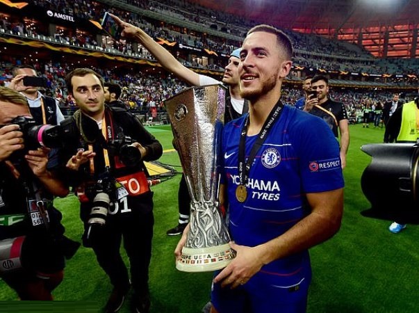 Hazard gia nhập Real Madrid với mức giá kỷ lục