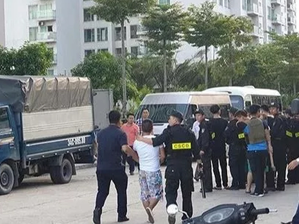 Đột kích 'sào huyệt' nhóm tội phạm công nghệ cao, bắt 22 đối tượng người Trung Quốc