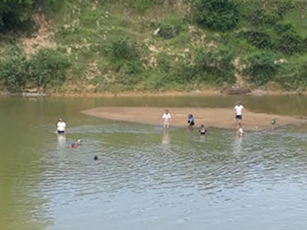 Hai người đàn ông tử vong khi cứu nhau dưới sông
