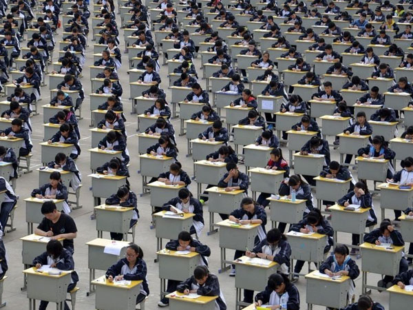 Triệt phá đường dây gian lận trước kỳ thi đại học khốc liệt nhất thế giới