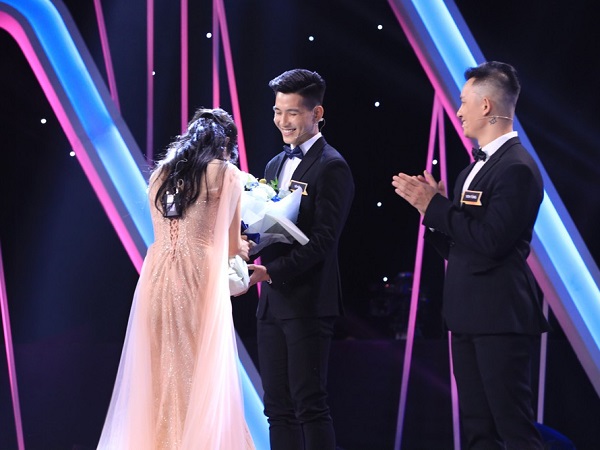 'Người ấy là ai?': Loại chàng trai đẹp nhất để chọn người không hề nhìn mình, nữ chính nhận cái kết đắng