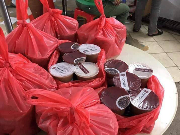 GrabFood lên tiếng sau khi 1 shipper khác bị 'boom' đến 40 cốc trà sữa trị giá 1,6 triệu đồng
