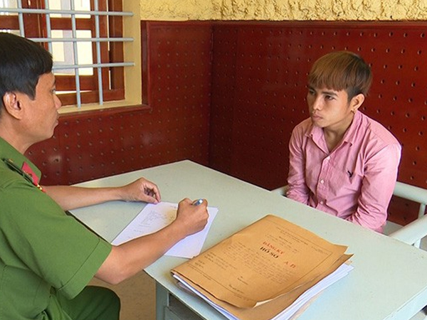 Bắt tạm giam nam thanh niên xâm hại bé gái 14 tuổi nhiều lần trong đêm