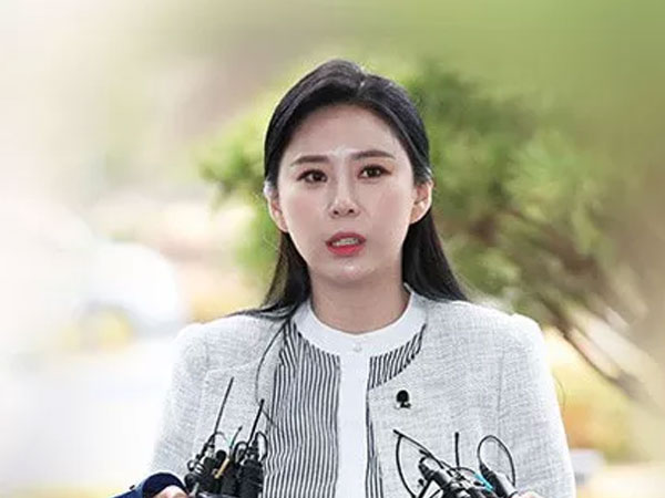 Nữ diễn viên bị 439 người đồng khởi kiện