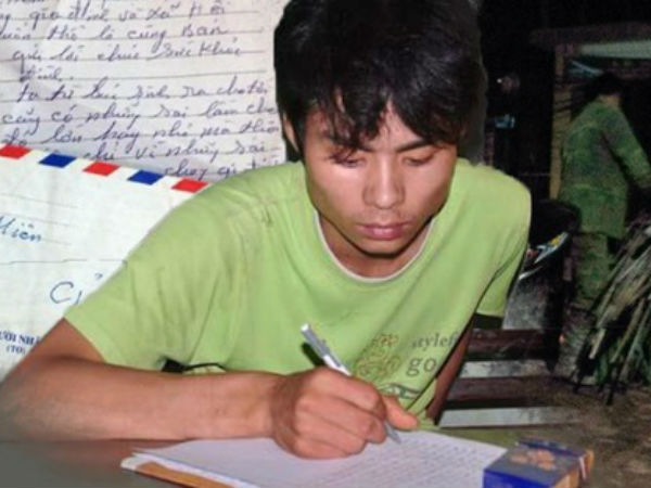 Sau 8 năm, bố sát thủ Lê Văn Luyện trải lòng về chuỗi ngày tăm tối và những dòng thư xúc động gửi cán bộ trại giam