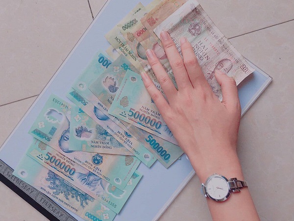 Hai đứa trẻ được mẹ đưa đến đăng ký học hè, 'tiện tay' trộm đồ trị giá gần 5 triệu, mẹ còn mắng ngược khi cô giáo đòi tiền