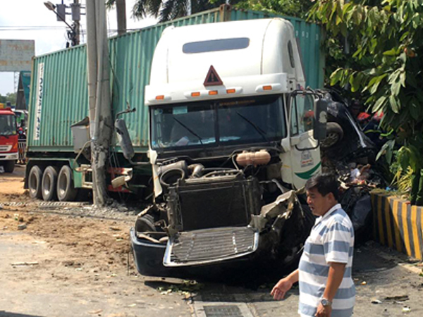 Video: Hiện trường ngổn ngang vụ container tông 5 người tử vong ở Tây Ninh