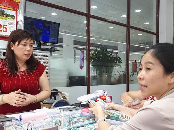 Giá vàng nổi sóng, nhảy vọt lên gần 38 triệu đồng/lượng