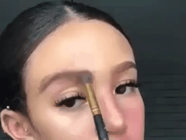Kỹ nghệ kẻ mày 'đảm bảo không thể fail' đang gây sốt Instagram: người trầm trồ, người kêu đã biết tỏng từ lâu
