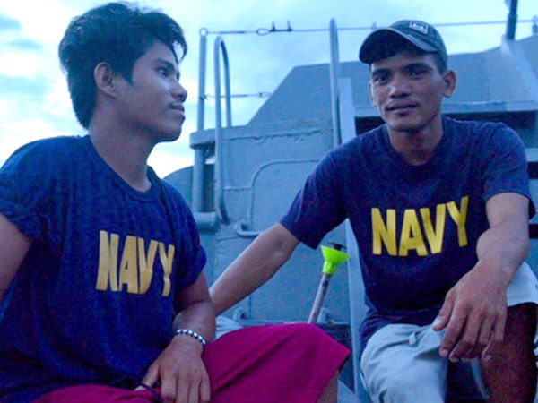 Ngư dân Philippines kể lại giây phút được tàu Việt Nam cứu trên Biển Đông