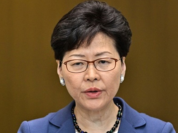 Lãnh đạo Hong Kong thừa nhận thiếu sót, xin lỗi cư dân