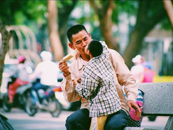 Sự thật rằng các ông bố rất thường bị 'lãng quên', dù vẫn có Ngày của cha để kỷ niệm như của mẹ