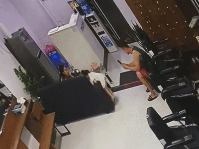 Vụ người đàn ông dí sát điện thoại vào vùng kín bé gái: Cô người yêu lên tiếng, khuyên dân mạng nên nhìn từ 2 phía