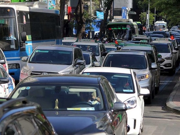 Bộ GTVT: Taxi công nghệ phải gắn hộp đèn!