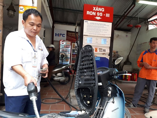 Giá xăng dầu hôm nay 17/6, quyết định giảm mạnh đột ngột
