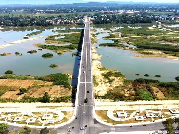 Video: Cầu 650 tỷ đồng bắc qua sông Trà Khúc thông xe
