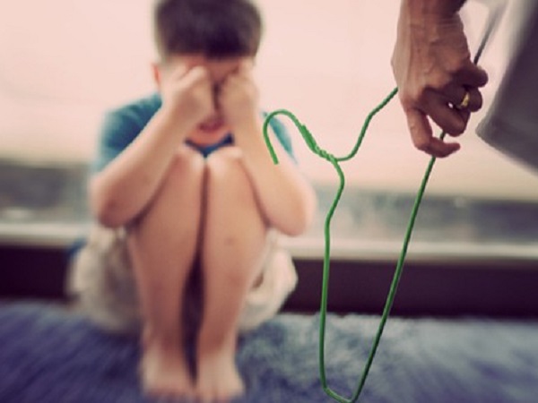 Chuyên gia tâm lý cho biết: Có 4 cách dạy dỗ trẻ bố mẹ cần nhớ thay vì đánh mắng khiến con kém cỏi