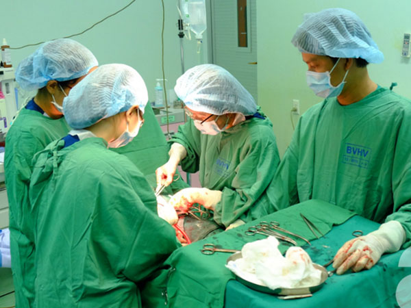 TP.HCM: Đang sinh con thứ 2, thai phụ 32 tuổi bất ngờ ngưng tim, ngưng thở nguy kịch vì thuyên tắc ối