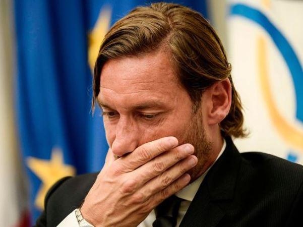 Totti rời Roma sau 30 năm gắn bó, tiết lộ lý do không ngờ