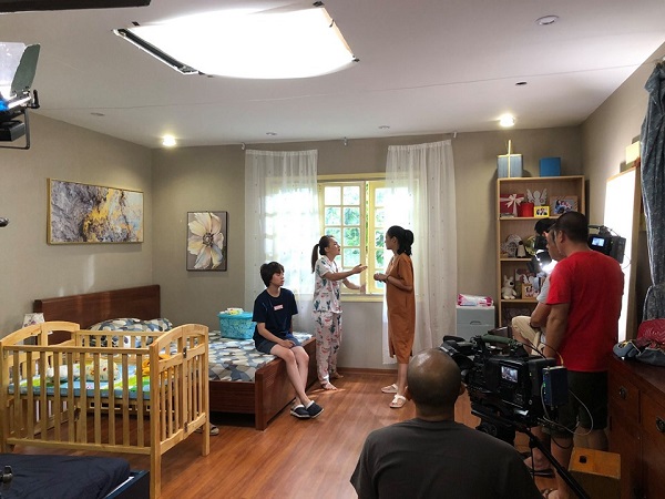 Thành viên ê kíp 'Về nhà đi con' tiết lộ về 'ngày cuối' và câu chuyện cực dễ thương của Ánh Dương - Bảo Hân