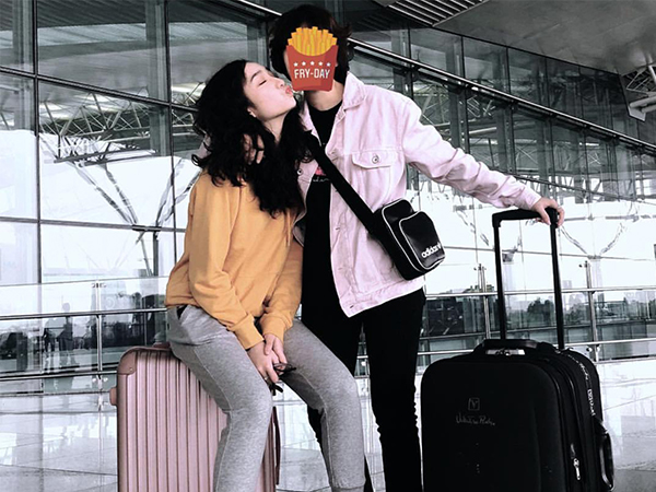 Bức ảnh Bảo Hân 'Về nhà đi con' được gái lạ hôn gió khiến fan xôn xao: Là bạn thân hay người yêu thì nói 1 lời!