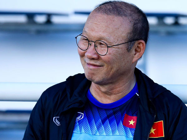 VFF tăng lương cho HLV Park Hang-seo lên 1 tỷ đồng/tháng, cao gấp 40 lần thầy Việt ở V.League