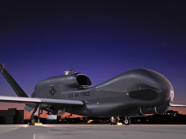 Iran bắn hạ UAV Mỹ, đổ thêm dầu vào lửa