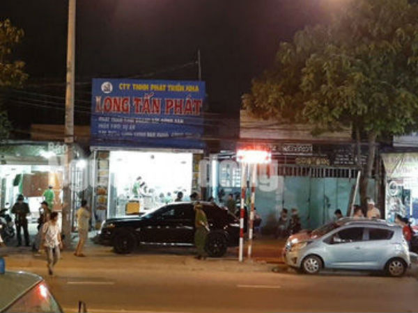 Khám xét nhà, công ty của chủ doanh nghiệp kêu giang hồ vây xe công an