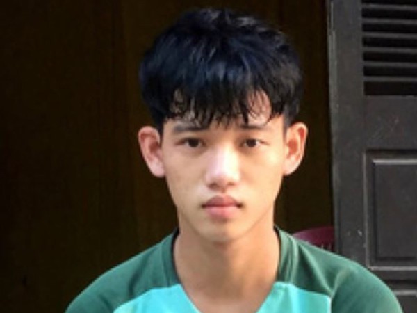 Nam sinh lớp 10 cứu bé đuối nước chìm sát đáy sông