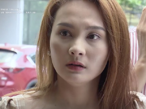 Về nhà đi con tập 48: Chị khuyên không được, chồng bảo chẳng nghe, vậy mà 'tình địch' của mẹ vừa tháo khăn che mặt Thư đã 'tắt điện'