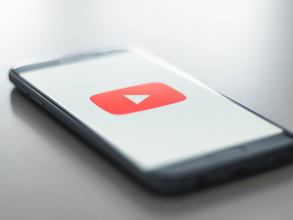 YouTube dự định ẩn mục bình luận mặc định