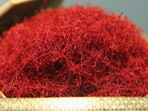 Nhụy hoa nghệ Tây 400 triệu/kg dễ bị làm giả từ bột nghệ và hóa chất