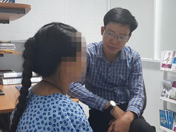Lời kể của bé gái 14 tuổi nghi bị cậu ruột hiếp dâm suốt 3 năm đến mang thai: 'Con không dám la, cậu dặn lên đây phá thai rồi về'