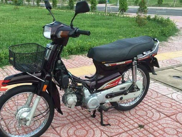 Dân chơi Hà Nội 'rã' Honda Dream Thái 180 triệu bán phụ tùng