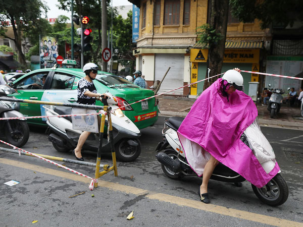 Giao thông hỗn loạn quanh dự án ga ngầm Hà Nội