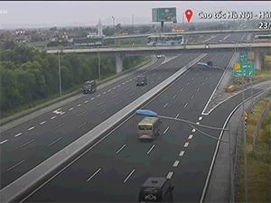 Video: 3 ôtô đi lùi trên cao tốc Hà Nội - Hải Phòng