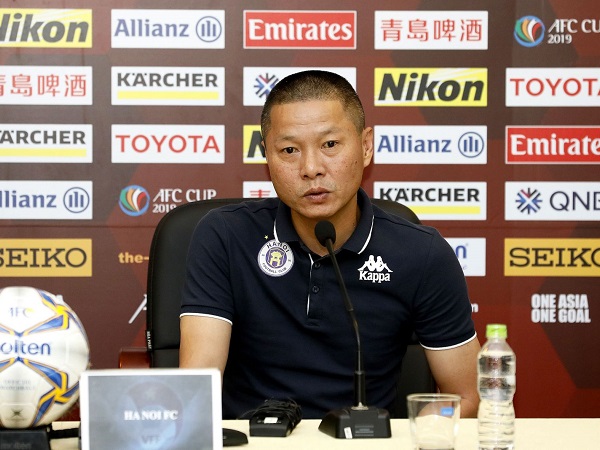 HLV Chu Đình Nghiêm: 'Hà Nội FC không cầu hòa để đi tiếp'