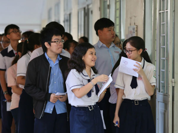 Kết thúc môn thi THPT quốc gia đầu tiên, 22 thí sinh bị đình chỉ thi