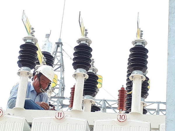 5.000 đồng/kWh, nguy cơ có tiền không mua được điện để xài