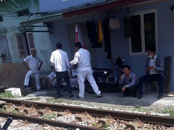 Người đàn bà điên chết bốc mùi trong ngôi nhà Hải Phòng có người sống
