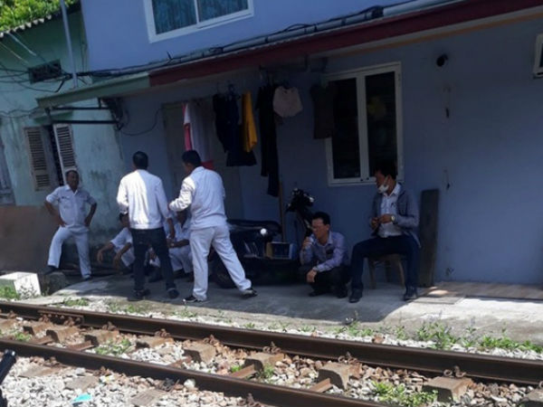 Hải Phòng: Hàng xóm phát hiện thi thể người đàn bà điên chết trong nhà