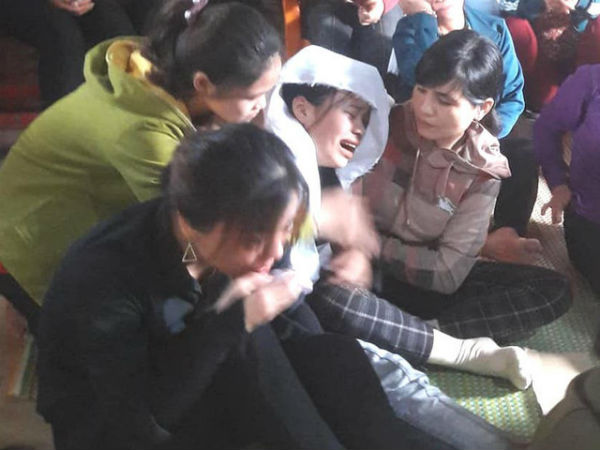 Bố tử vong khi đi bắt cá cho con ăn, nữ sinh bỏ thi về chịu tang bố