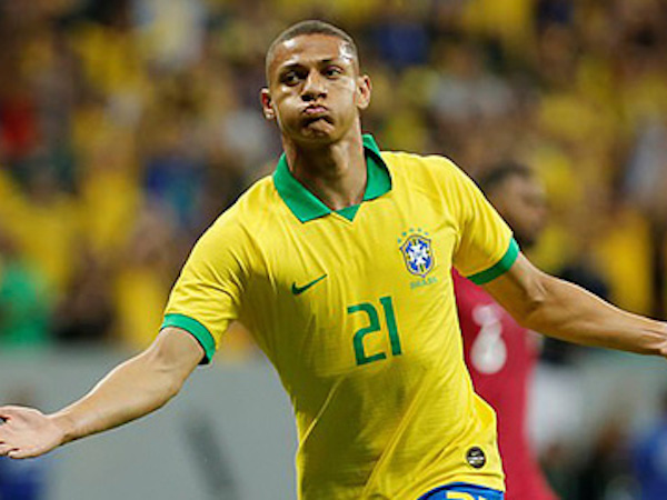 Richarlison bị cách ly tại ĐT Brazil vì dính... quai bị