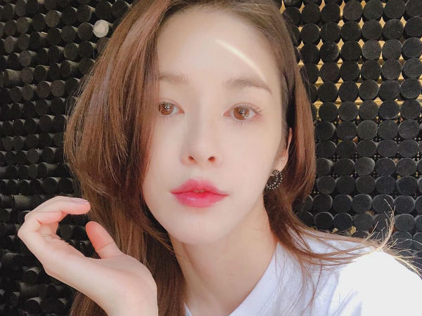 Retinol không thể giúp bạn trẻ ra trong tích tắc, nhưng 6 tips làm đẹp sau thì hoàn toàn có thể