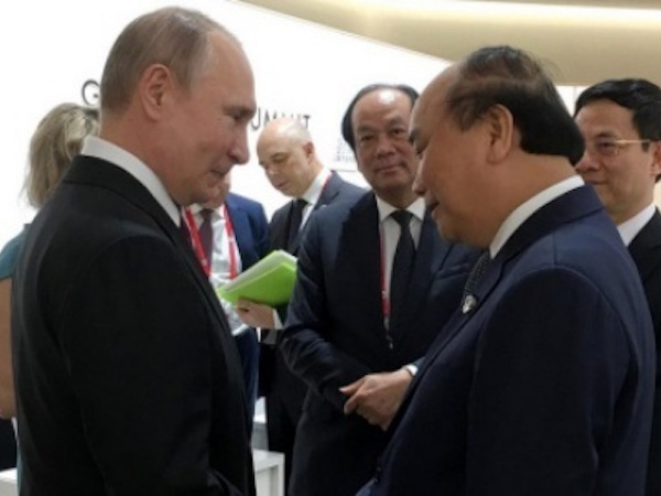 Thủ tướng Nguyễn Xuân Phúc gặp Putin và Merkel bên lề G20