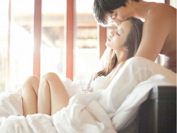 Nỗi lòng quý ông có vợ thích nói 'lời bậy' khi 'yêu'