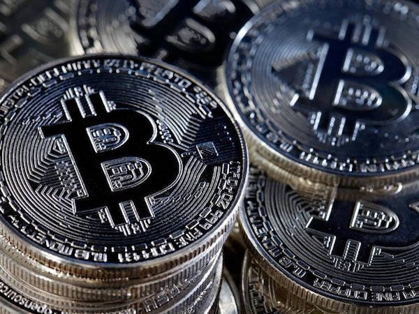 Iran tịch thu 10.000 máy đào bitcoin vì khiến điện lưới bất ổn