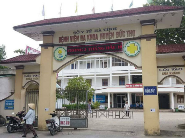 Vụ trẻ sơ sinh ở Hà Tĩnh tử vong, bác sỹ kéo đứt cổ bé rồi tự tay khâu lại