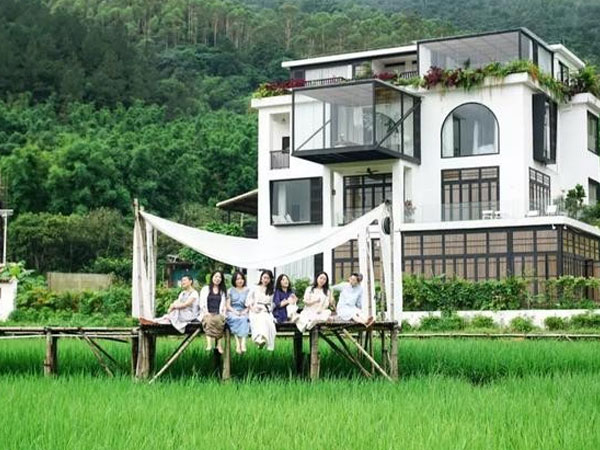 Chơi lớn như hội bạn thân người ta: 7 cô nàng mua nhà hơn 13 tỷ để hưởng tuổi già cùng nhau