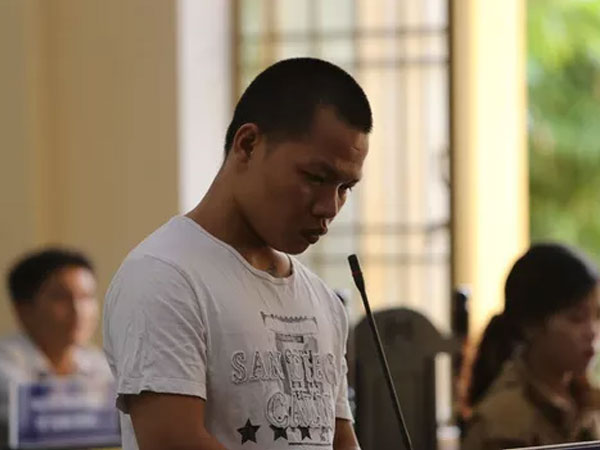 Nhớ lại chuyện bị cấm yêu, nam thanh niên đâm chết người